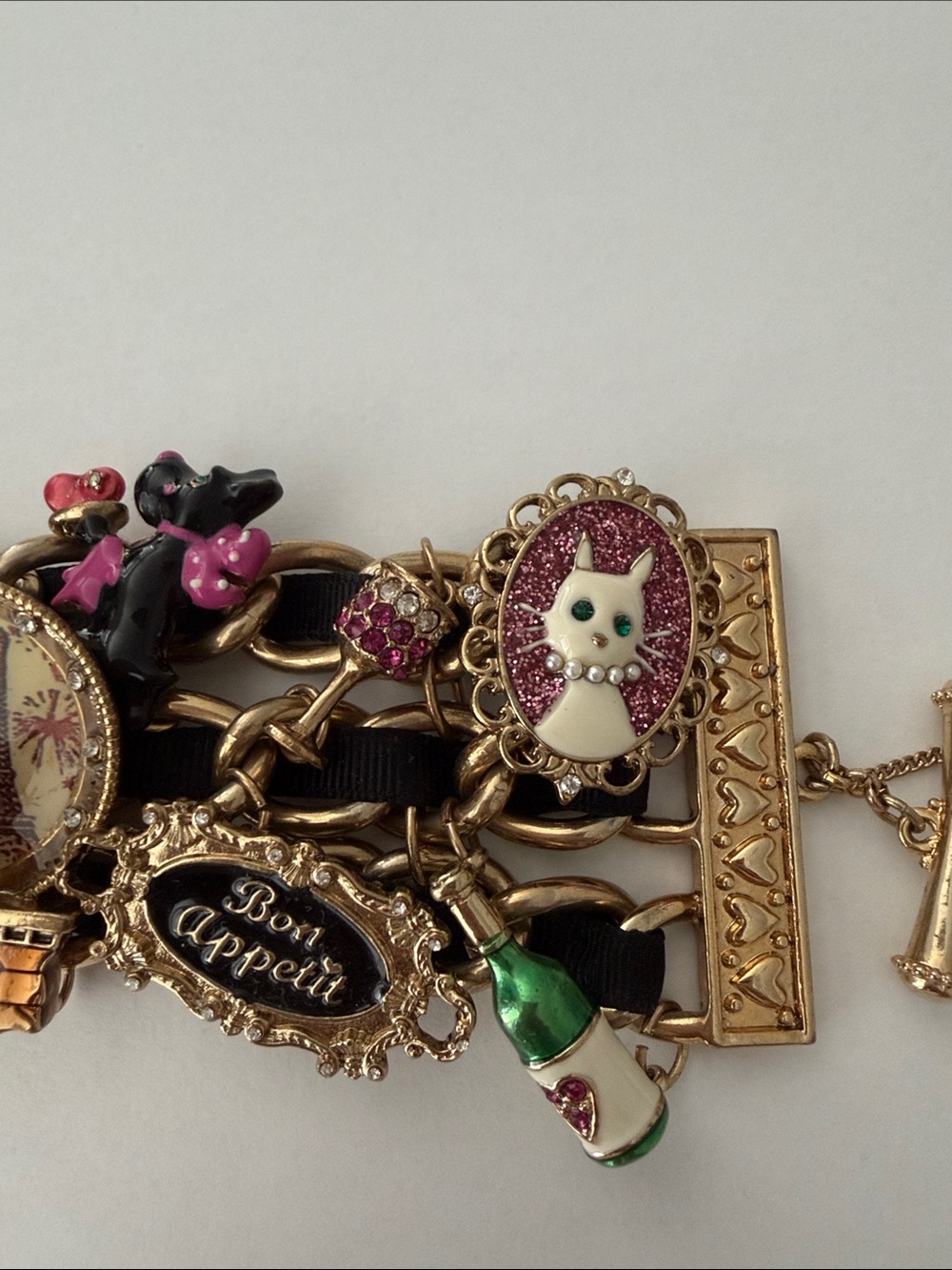 Betsey Johnson "Paris Is Always A Good Idea" Cat Lovers Toggle Cuff Bracelet. - Picture 4 of 5